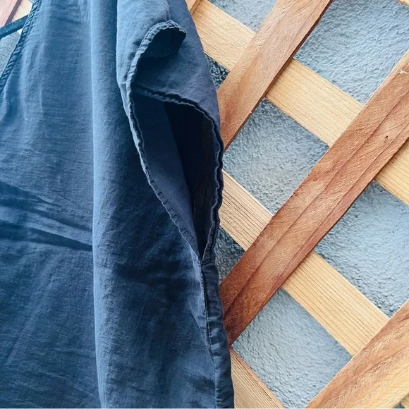 Velvet by Graham & Spencer black top - Picture 3 of 9